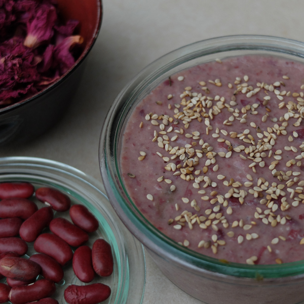 Houmous de haricots rouges au paprika et à la crème de sésame