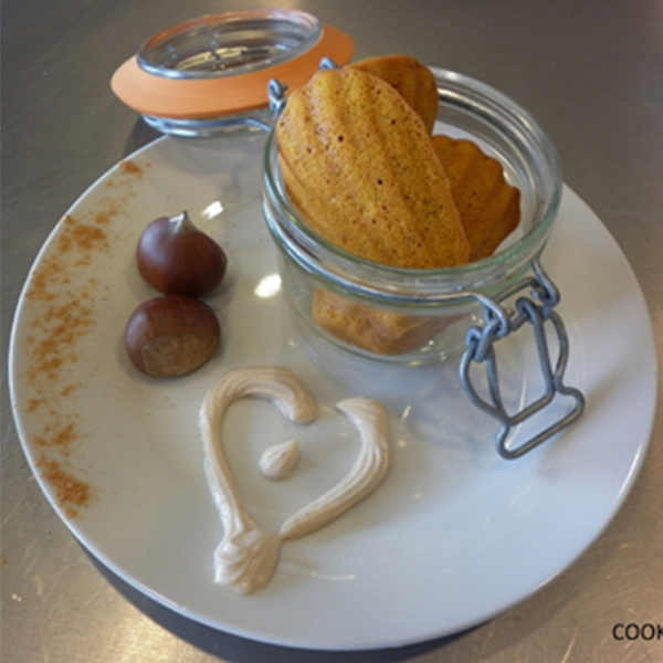 Madeleines de potimarron et noisettes, chantilly de crème de châtaignes