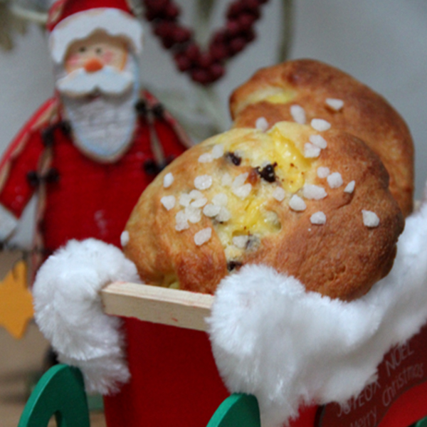 Brioches à la crème pâtissière à la clémentine et palets au chocolat