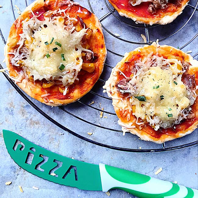 Mini pizzas express au thon et au maïs