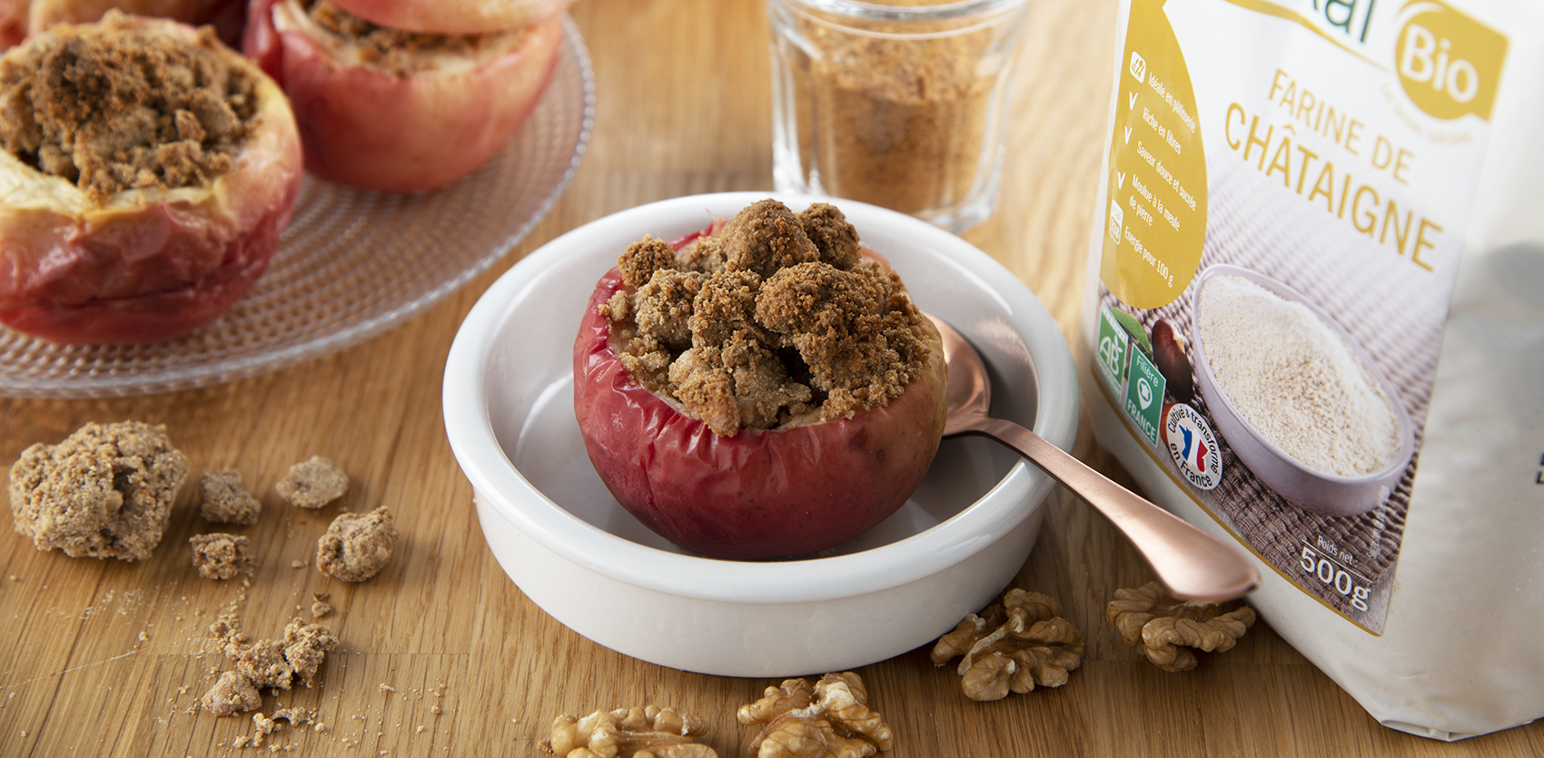 Pommes rôties au crumble de châtaigne et cerneaux de noix