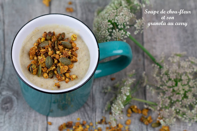 Soupe de chou-fleur et son granola au curry