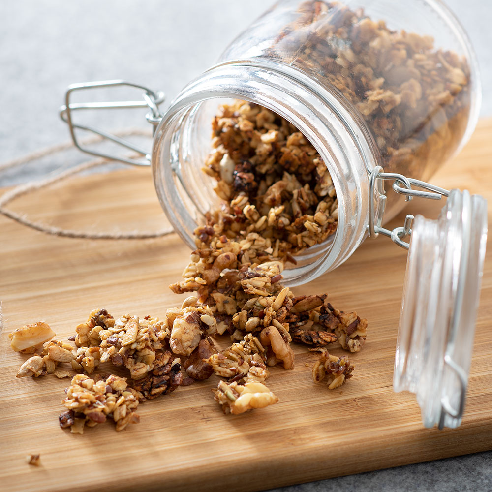 Granola salé aux herbes et au tamari