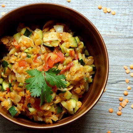 Poêlée végétarienne courgette et lentilles corail