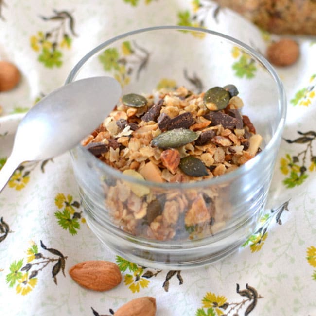 Granola amandes, chocolat et graines de courge