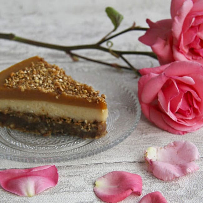 Cheese cake végétal au caramel et beurre de cacahuète