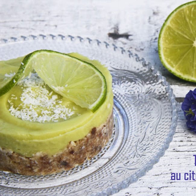 Tartelettes crues au citron vert et à l'avocat