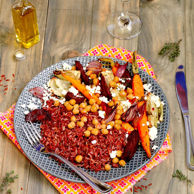 Riz rouge complet aux légumes et pois chiche rôtis