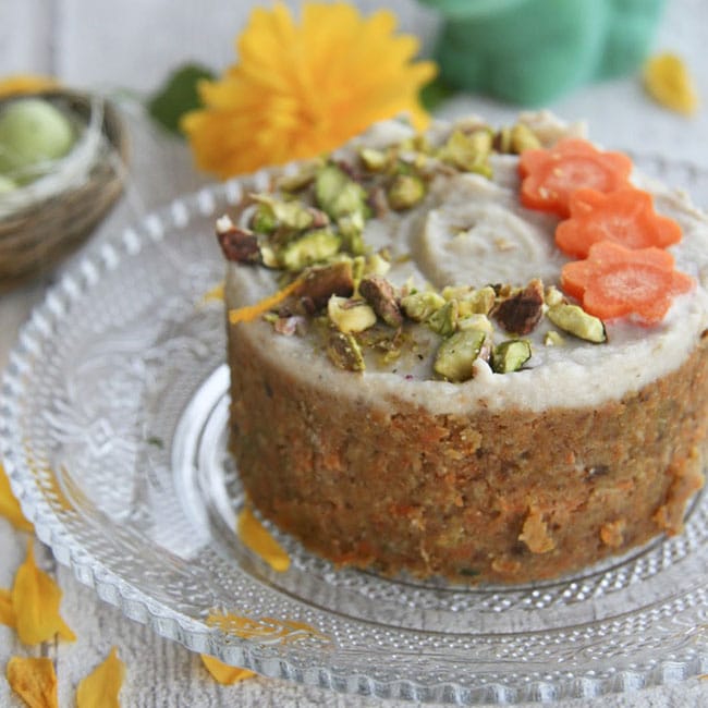 Carrot-cake cru à la cardamome et pistache