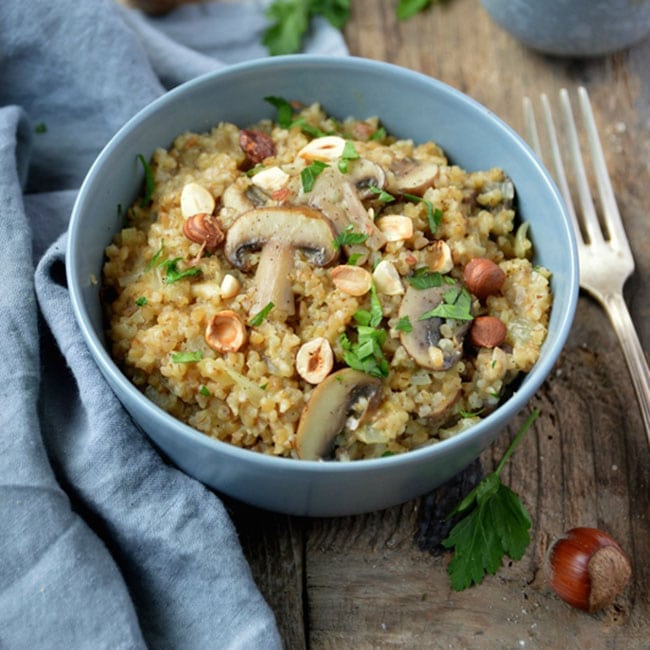 Risotto express orge, champignons et noisettes