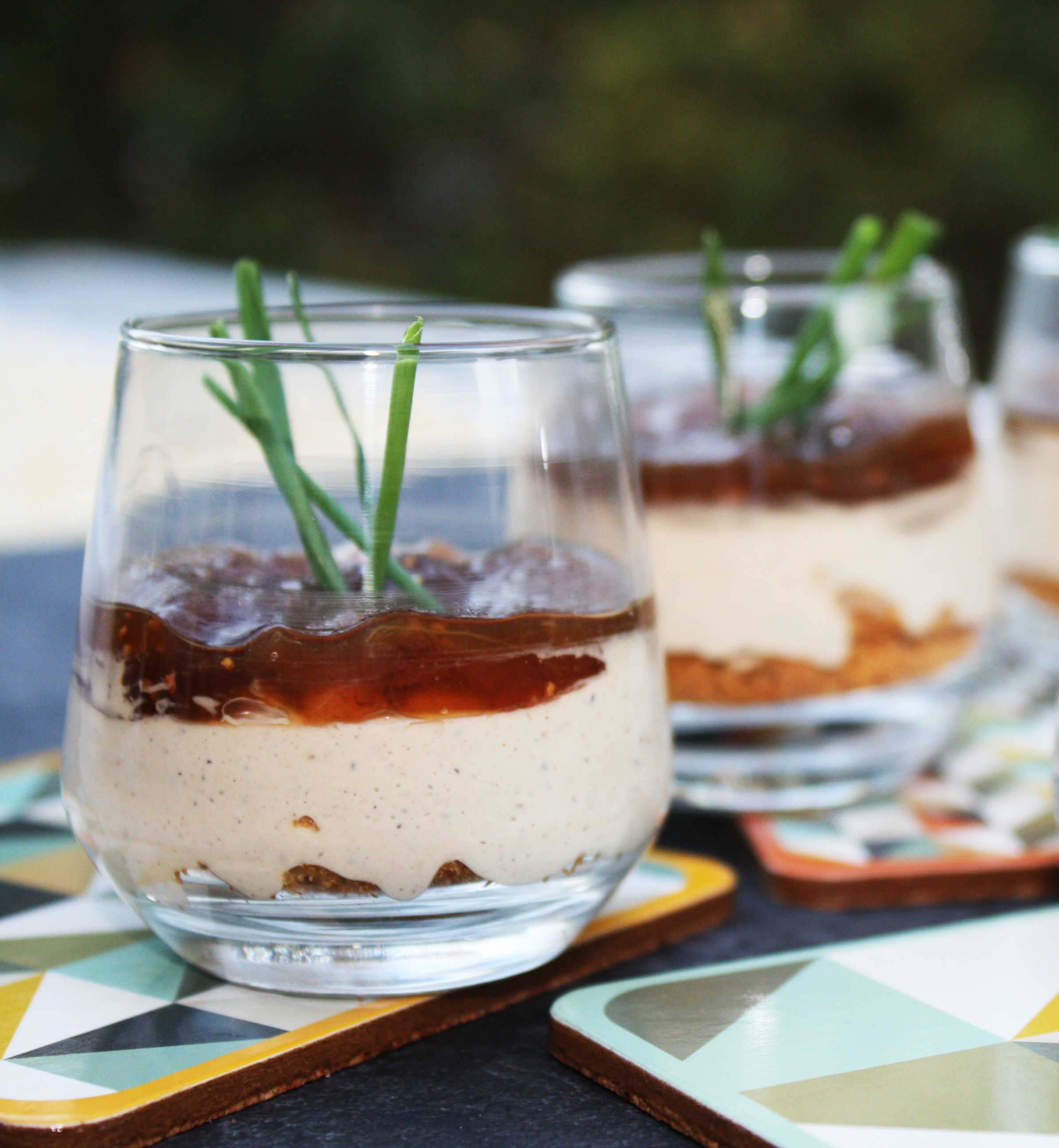 Verrines crème de foie gras, pain d'épice et confiture de figue