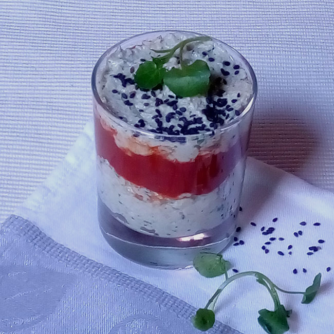Crème d'artichauts au cresson, coulis de poivrons grillés
