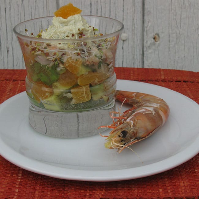 Tartare de gambas, mandarine et avocat à la thaï, crème au wasabi