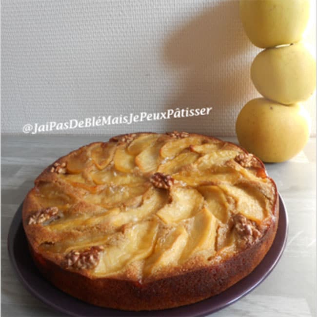 Gâteau aux pommes et aux noix