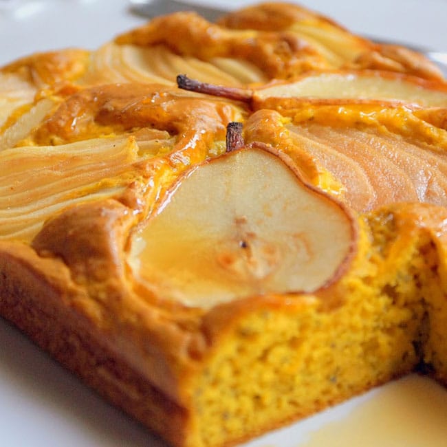 Gâteau au potimarron, graines de chia et poires