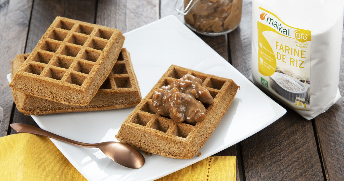 Gaufres vegan, sauce caramel et cerneaux de noix maison