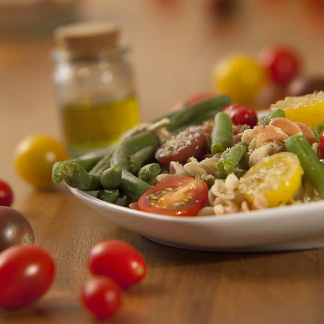 Spirales aux haricots verts, tomates cerises et parmesan à l'amande