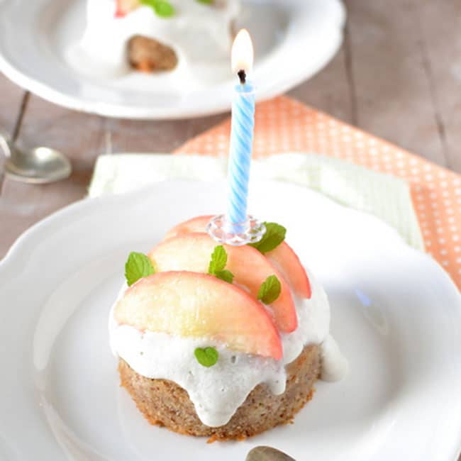 Petits gâteaux aux pêches blanches et crème de coco