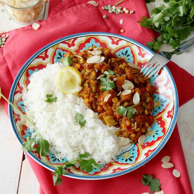 Dahl de pois cassés à la courge rôtie et aux amandes