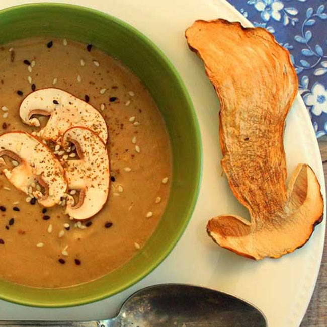 Soupe crue mais chaude aux champignons