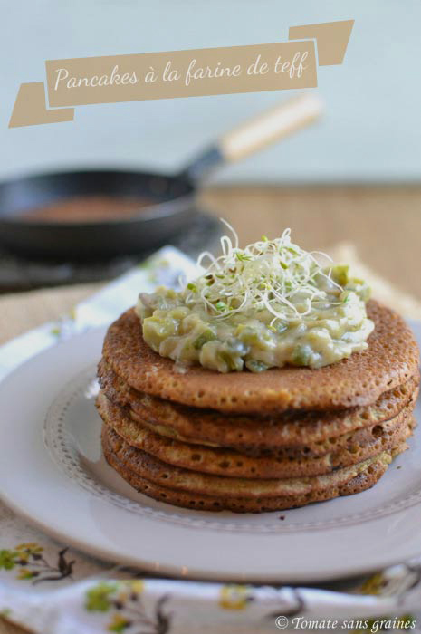 Pancakes salés à la farine de teff, béchamel poireaux-champignons