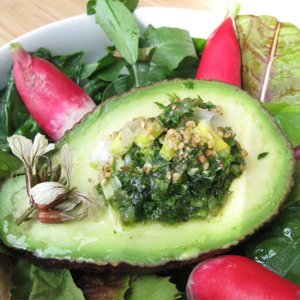 Carottes « à la croque » sauce aux noix de cajou et avocats farcis au tartare d'algue