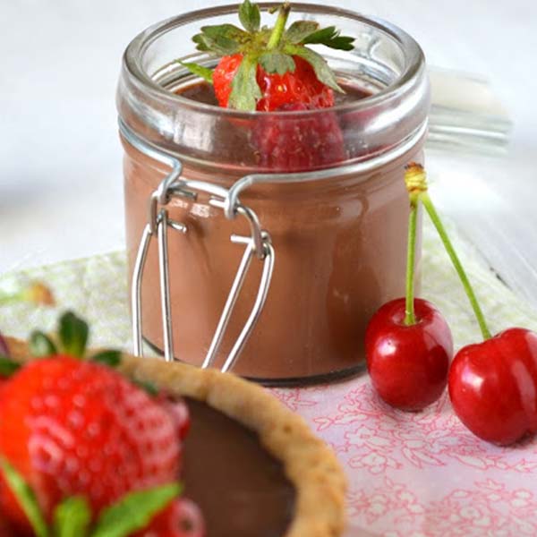 Tartelettes et verrines à la pannacotta chocolatée et fruits rouges