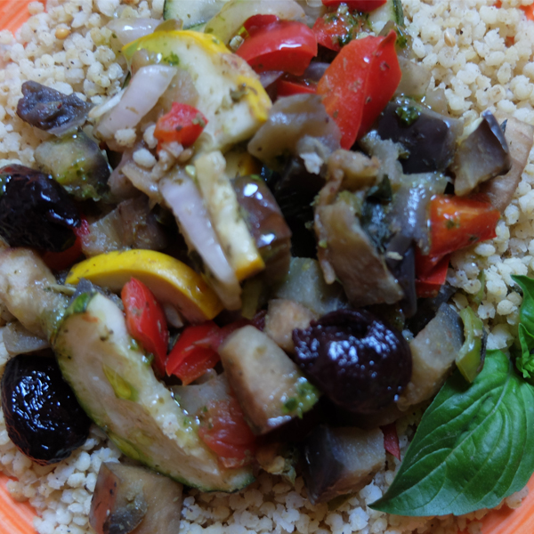 Couscous de millet aux légumes du soleil et au basilic