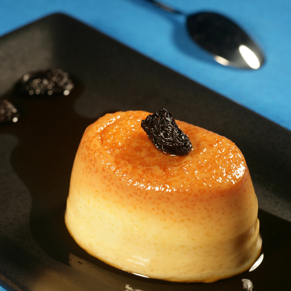 Gâteau de semoule aux raisins et aux noix