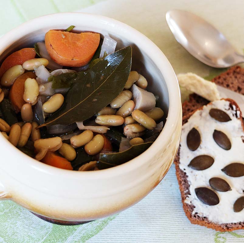 Soupe « repas » aux légumes racines et aux flageolets