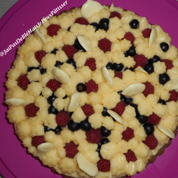 Financier matcha, mousse au pamplemousse et petits fruits rouges