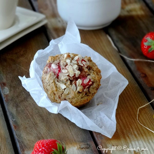 Muffins aux fraises et à la rhubarbe