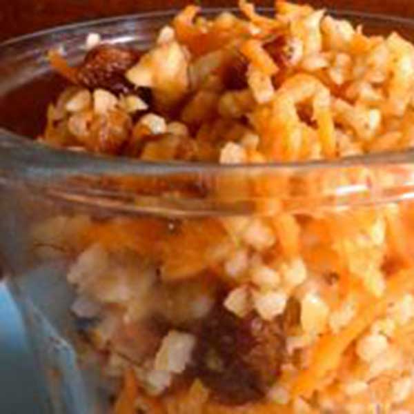Salade de boulgour aux carottes, panais, amandes et raisins secs