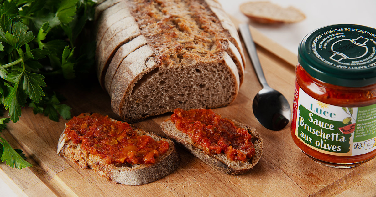 Bruschetta à la tomate et aux olives